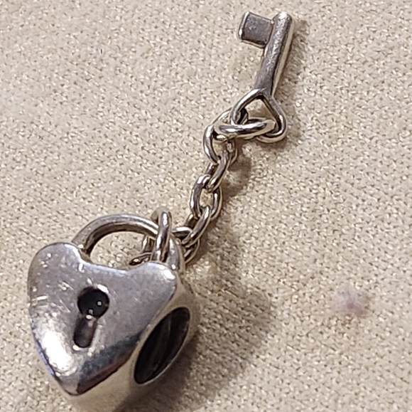 Authentic Pandora Key to My Heart Charm Retired - Picture 6 of 6